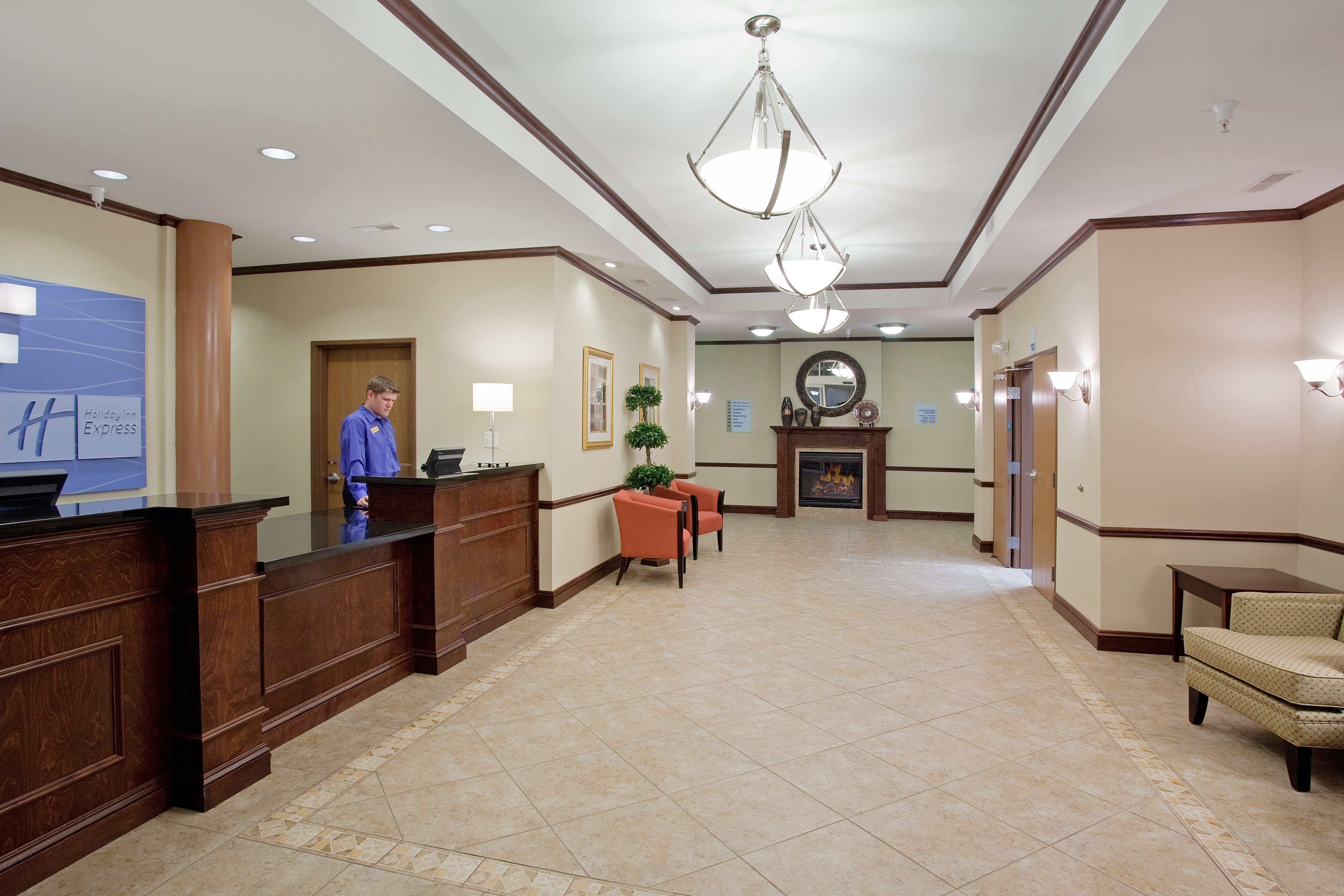 Holiday Inn Express & Suites Buffalo, An Ihg Hotel Экстерьер фото